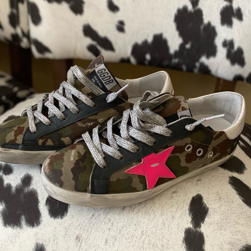 Ladies Camo Superstar Golden Goose